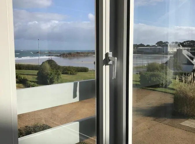 Studio Piscine Et Vue Mer